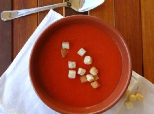 smoky-roasted-tomato-and-red-pepper-soup